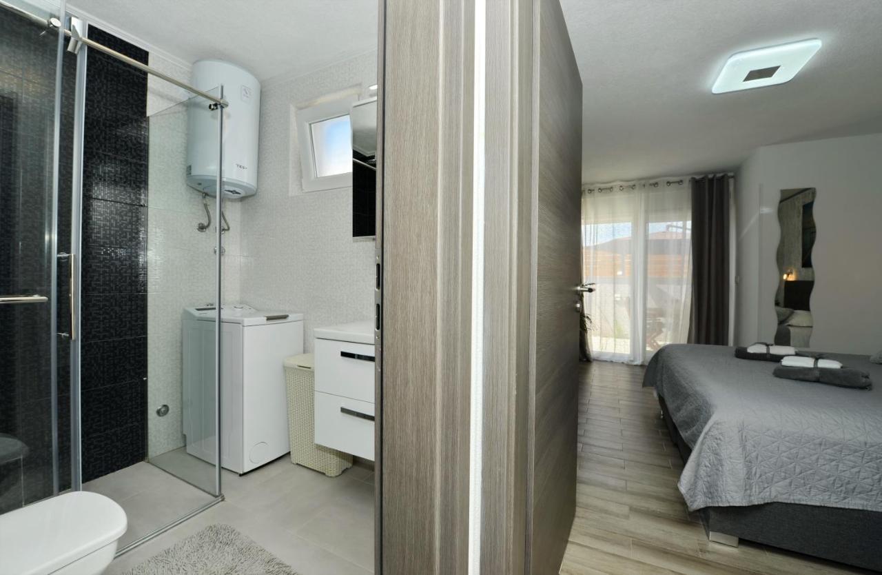 Stunning 2-Bed Villa POPANDROCK in Zadar Exteriör bild