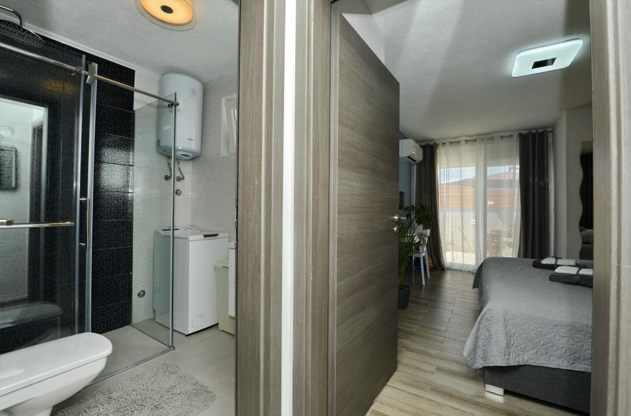 Stunning 2-Bed Villa POPANDROCK in Zadar Exteriör bild