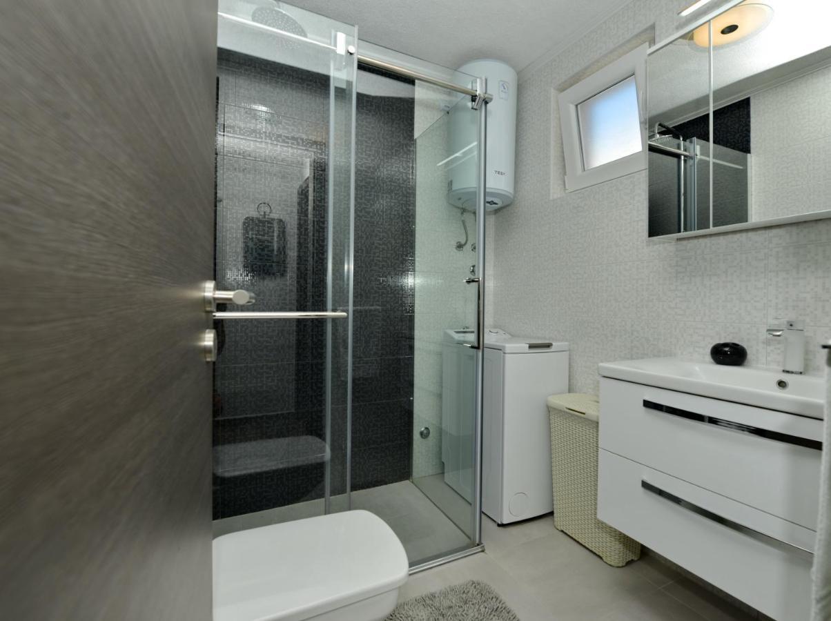 Stunning 2-Bed Villa POPANDROCK in Zadar Exteriör bild